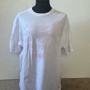 Exclusive VS PINK BEAUTY ‘love your body’ TEE